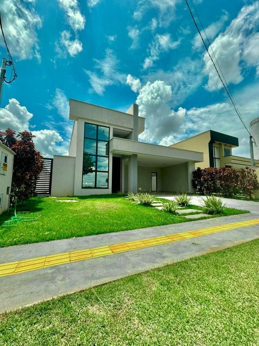 Vendo casa com piscína no Cond. Terras Alpha 1, com 3 quartos sendo 1 suíte, sala, escritorio , co