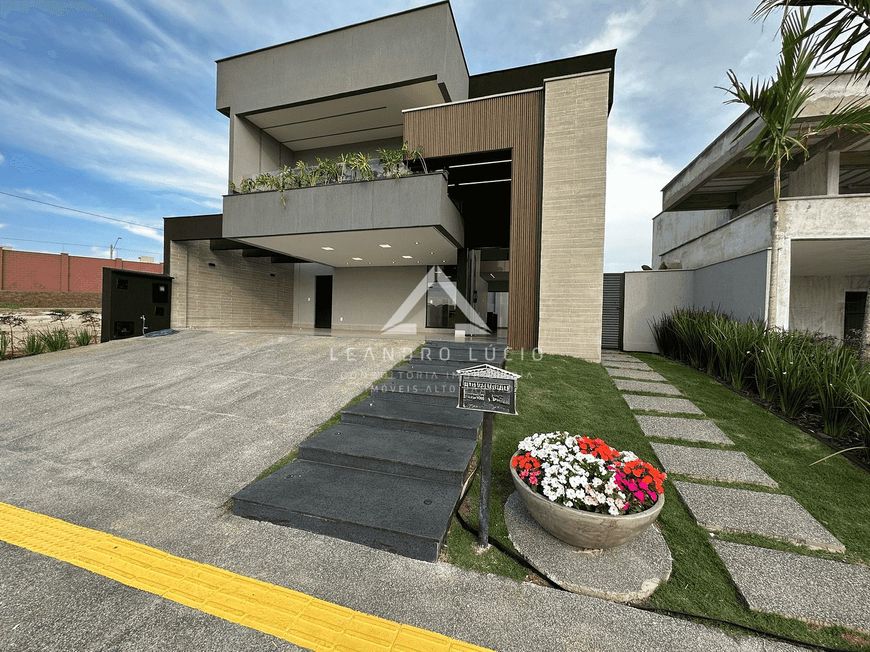 Casa Sobrado à venda Jardins Capri, 4 Quartos, 4 Suites, 6 Vagas, 331M², Jardins Capri, Senador Can