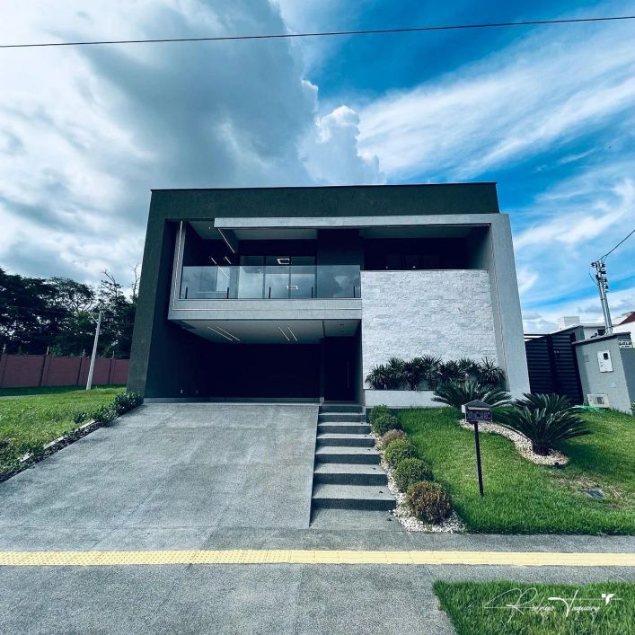 Sobrado de Alto Padrão à Venda no Condomínio Jardins Capri – Goiânia/GO