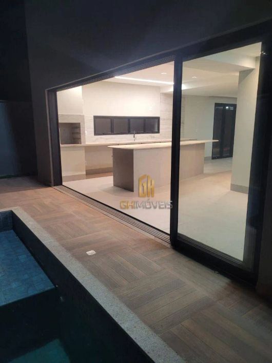 Sobrado à venda, 210 m² por R$ 1.600.000,00 - Jardins Capri - Senador Canedo/GO