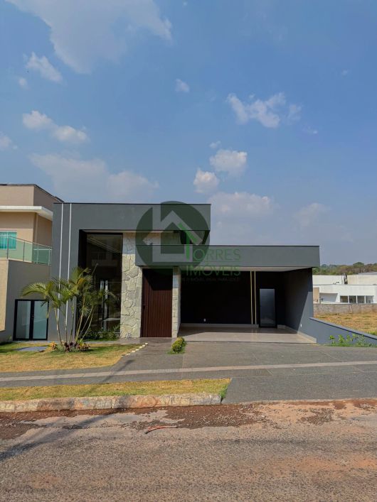 Vedno Casa Cristal dentro do Condominio Jardim Venezaz em Senador Canedo.
