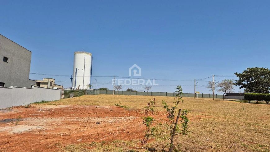 Terreno à venda, Com 360 m², frente para praça, Terras Alpha Residencial 1, Senador Canedo, GO