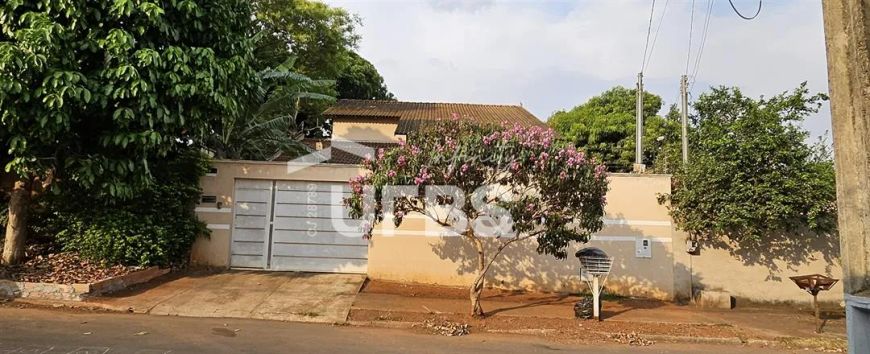 0 - Casa 3 quartos, sendo 1 suíte