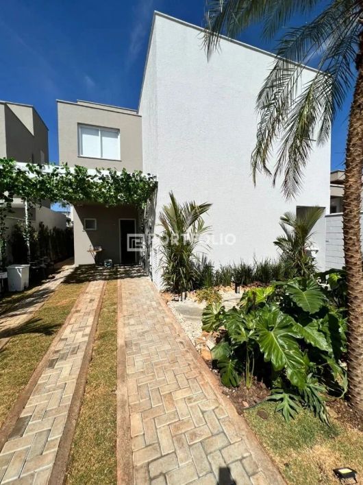 Sobrado com 4 dormitórios à venda, 150 m² por R$ 1.054.315,00 - Jardins Berlim - Senador Canedo/GO