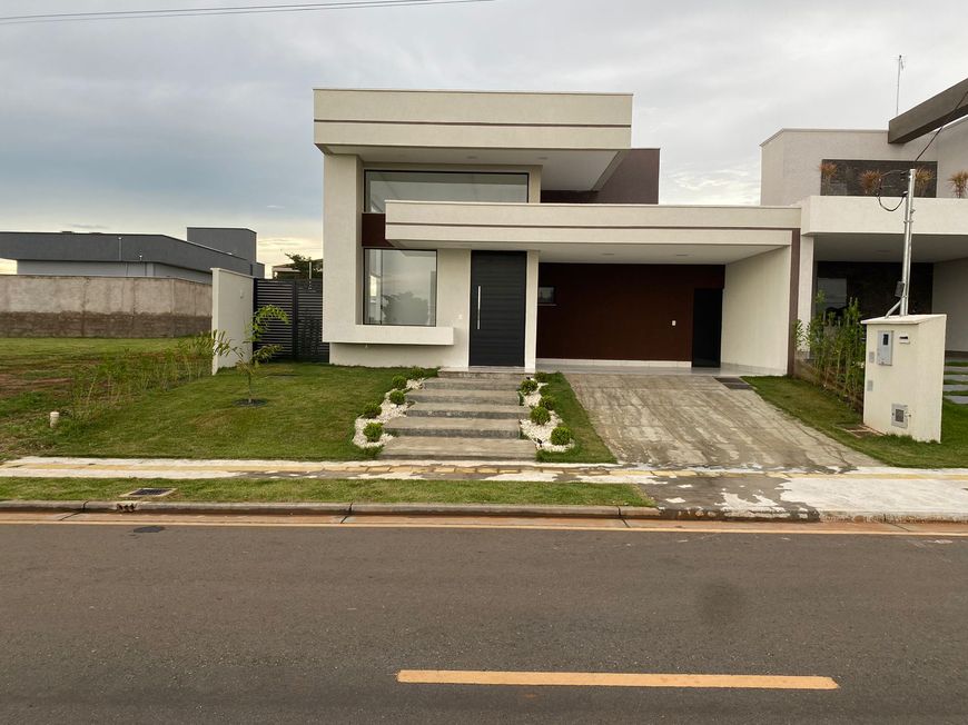 SOBRADO TERRA ALPHA 1 Casa em Condomínio com 3 Quarto(s) e 5 banheiro(s) à Venda, 180 por R$ 1.100.0