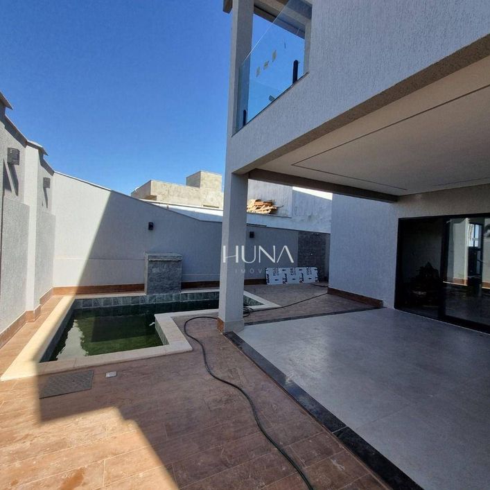 Sobrado com 4 suítes plenas a venda no Jardins Capri