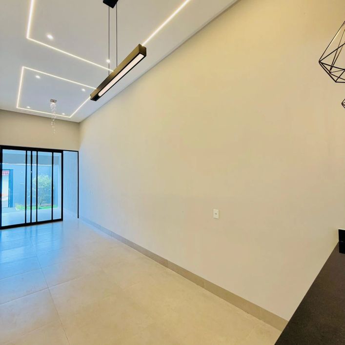 Casa nova com Piscina 03 quartos próximo ao Bretas do Canedo-Go