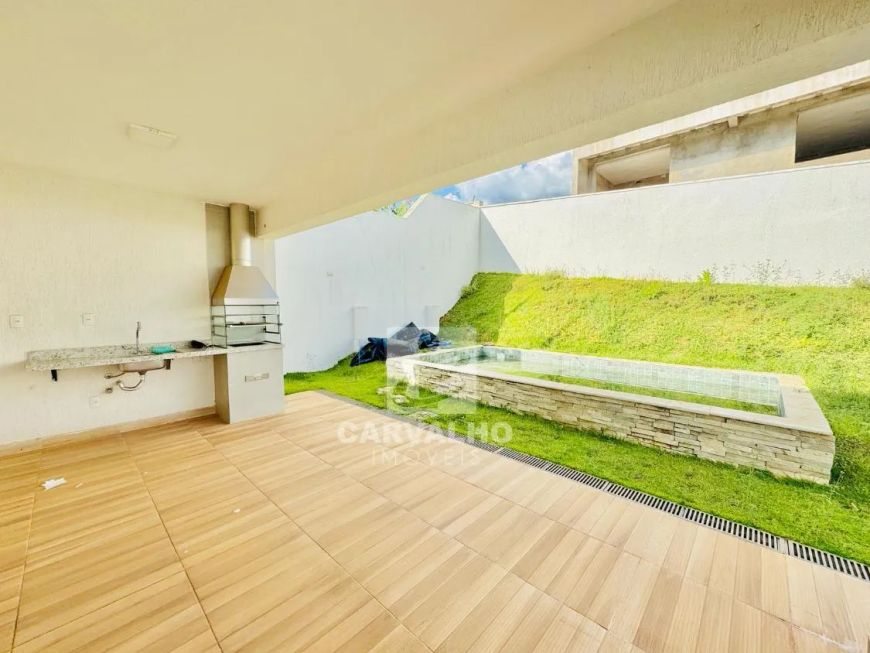 Sobrado a venda em Jardins Bolonha com piscina e churrasqueira