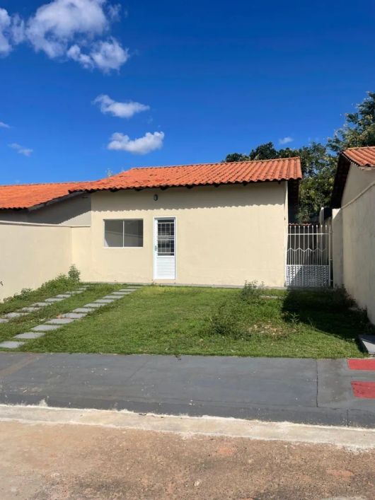 Oportunidade! Casa com 2 Quartos Condomínio Residencial Paraíso  Senador Canedo!