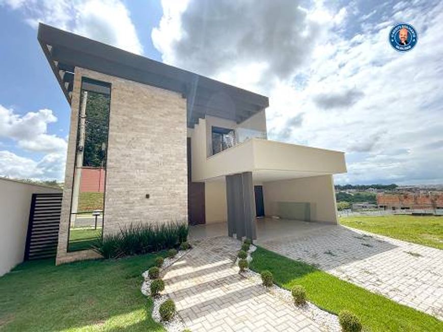 Sobrado de Luxo com sacada e piscina - Jardins Nápoles, Senador Canedo GO.
