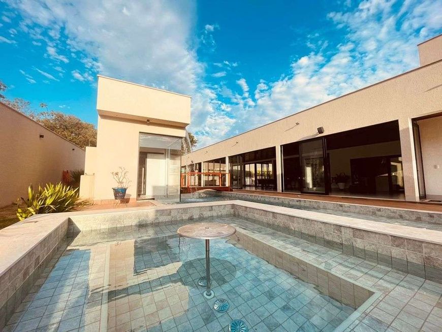 Belíssima Casa Térrea no Residencial Villa Verde - Senador Canedo