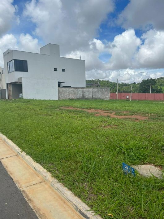 TERRENO CONDOMINIO JARDINS PORTO