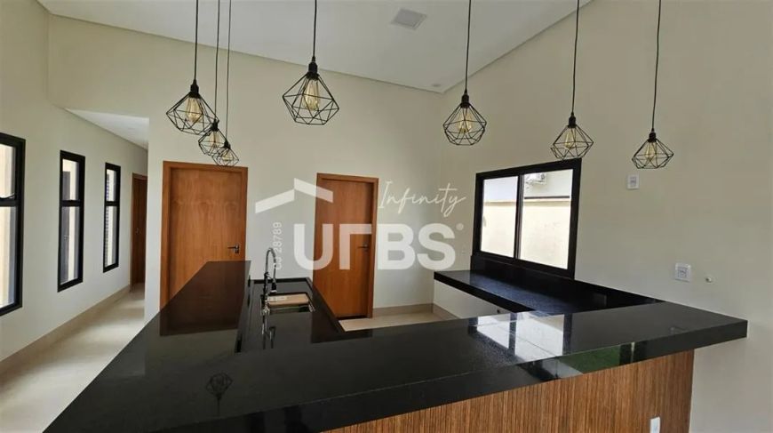 Casa Térrea em condominio fechado - Terras alpha 1