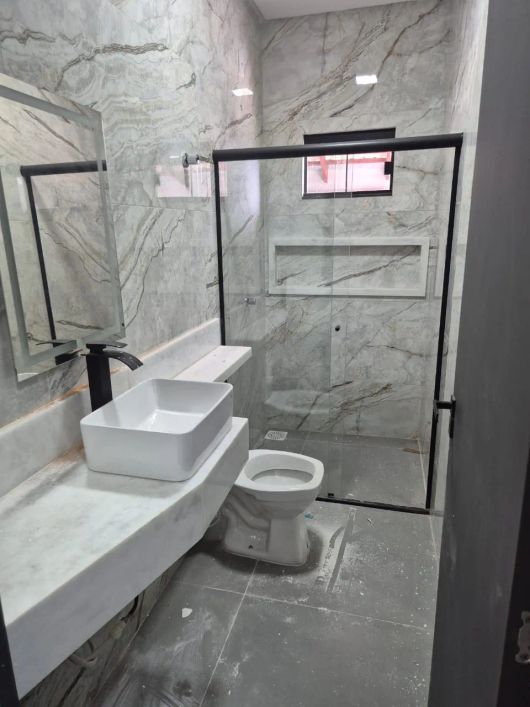 Casa de Esquina - Bairro das Indústrias em Senador Canedo, com 142m2 com 3 quartos