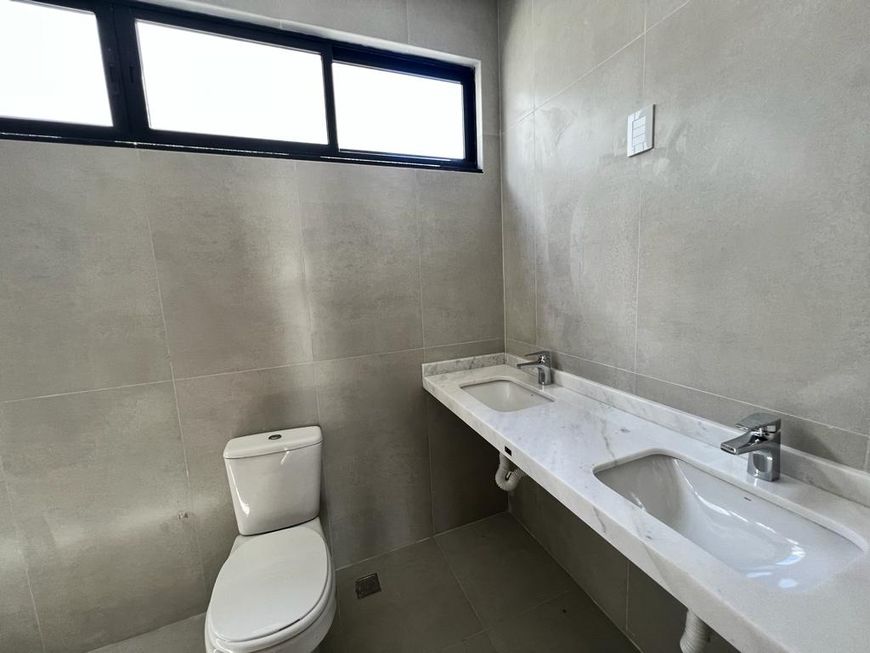 Casa de condomínio térrea para venda tem 157 metros quadrados com 3 quartos