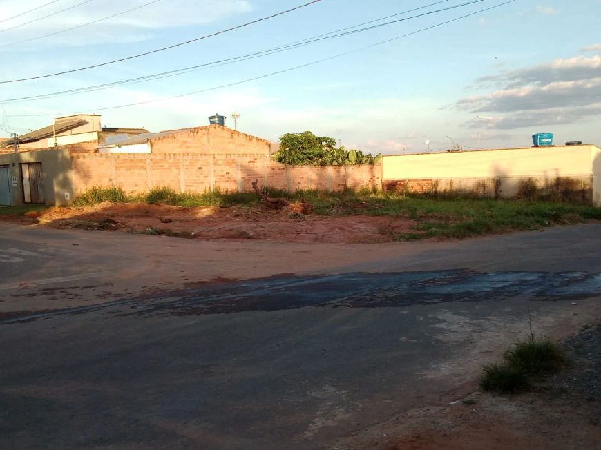 terreno para venda tem 362 metros quadrados em Residencial Paraíso II - Senador Canedo - GO