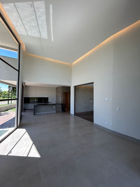 CASA DE LUXO CONDOMÍNIO TERRASALPHA – 15 MIN. FLAMBOYANT