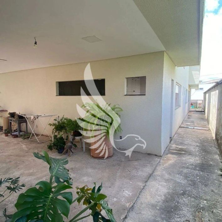 Ágio de casa térrea, localizada no Condomínio Jardim Veneza