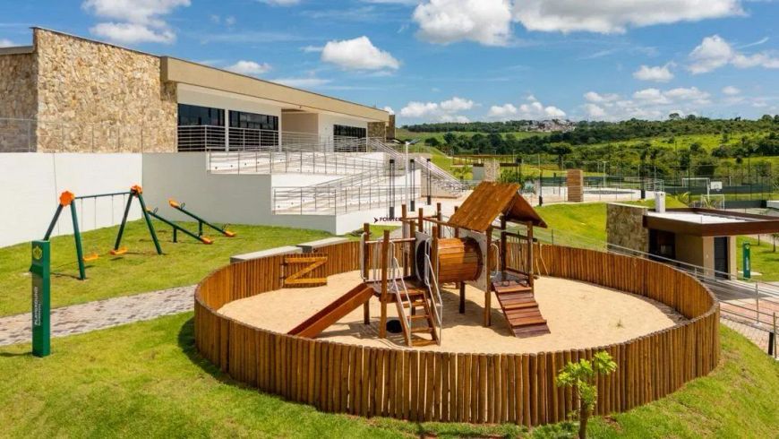 Lote gigante com localização perfeita no Vinhas Flamboyant, dois lotes totalizando 530m², ponto alto