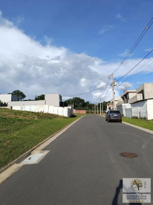 Lote em Condomínio Fechado para Venda em Senador Canedo, Jardins Bolonha
