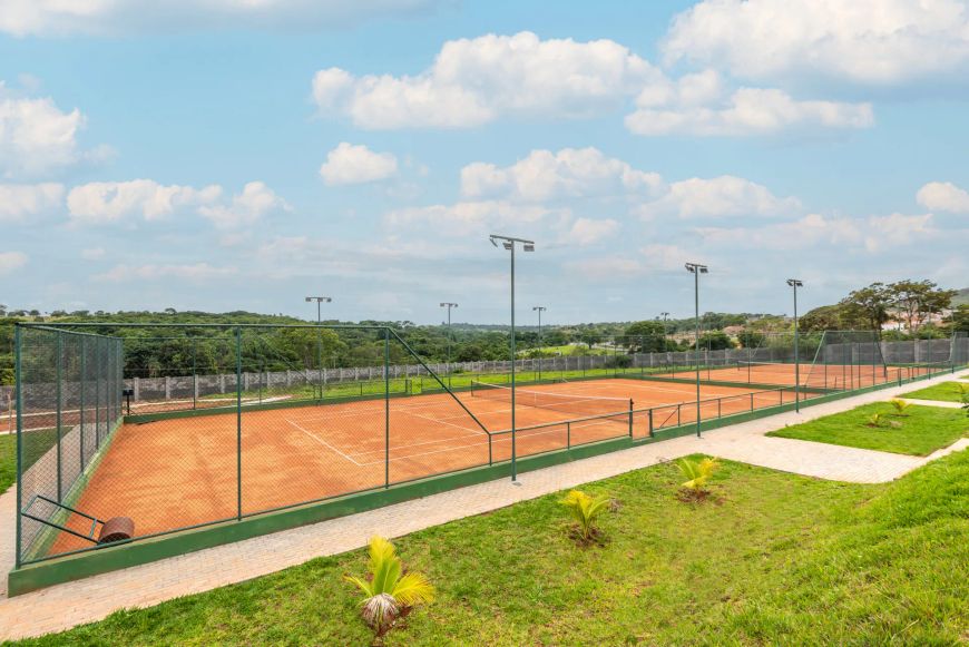 Terreno em condomínio para venda possui 300m2 no Solar Itália, Senador Canedo-Go