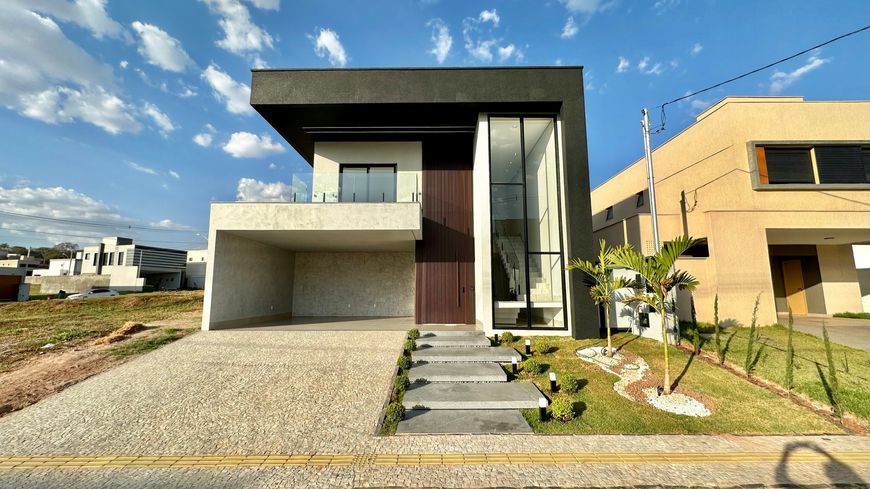 Casa de condomínio sobrado para venda possui 223 metros quadrados com 4 quartos