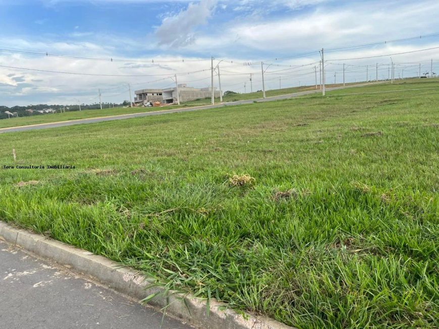 Terreno em Condomínio para Venda em Senador Canedo, Solar Italia