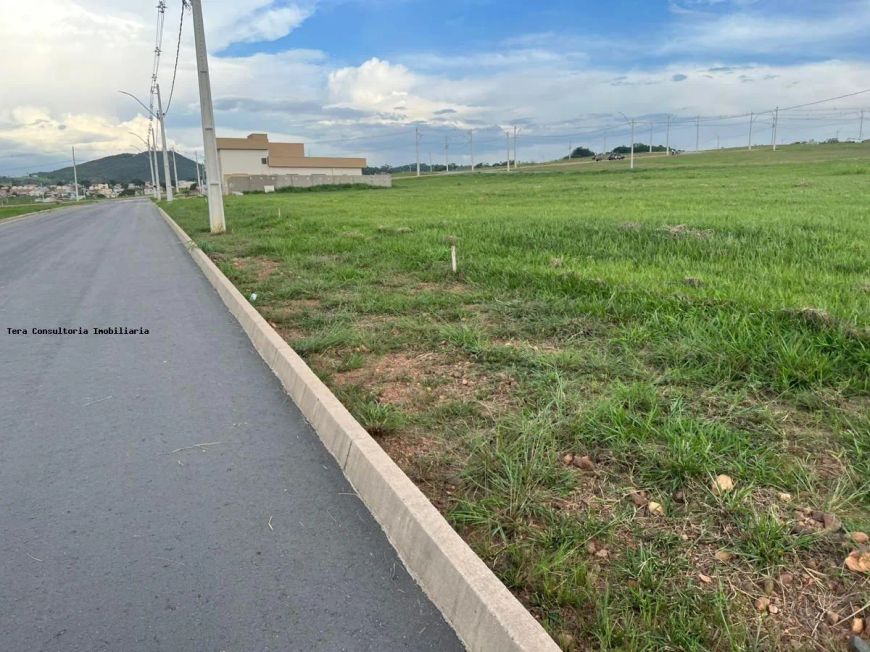 Terreno em Condomínio para Venda em Senador Canedo, Solar Italia