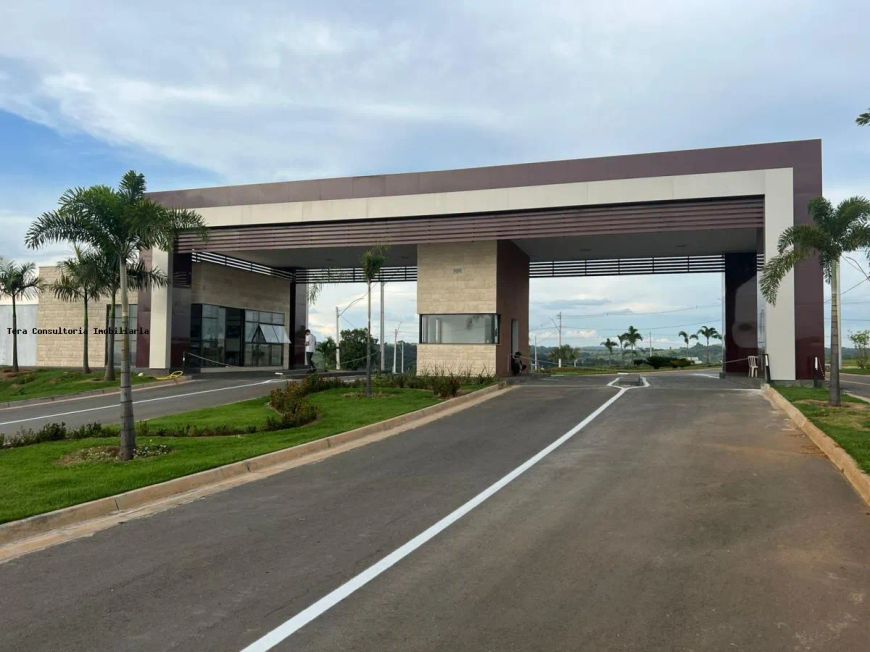 Terreno em Condomínio para Venda em Senador Canedo, Solar Italia
