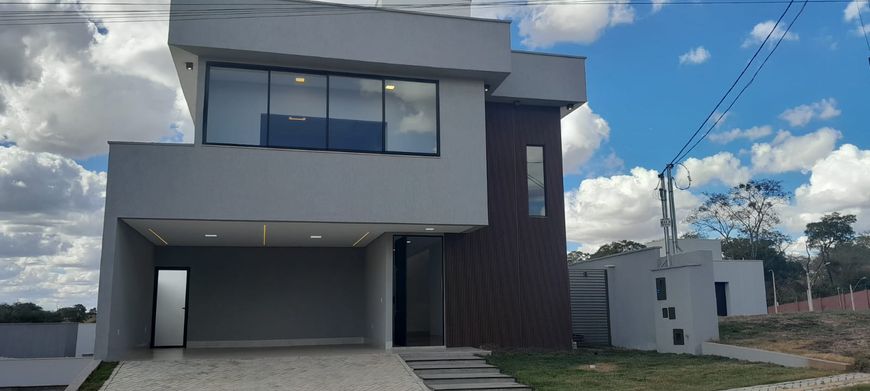 Casa/Sobrado de Luxo Condomínio com 4 Quartos e 6 banheiros à Venda , 250 m². Casa em Condomínio com