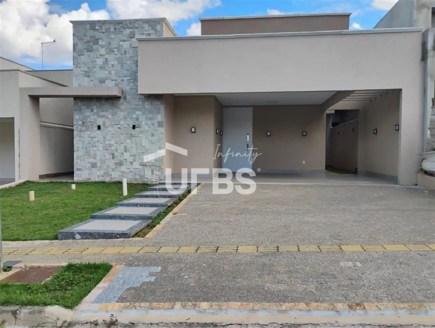Casa 3 suítes e home office no Condominio Jardim Veneza