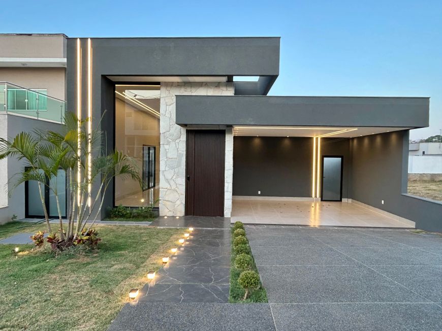 Casa Térrea condomínio Jardim Veneza c/ 180 me² com 3suítes