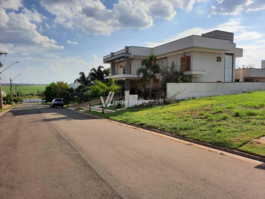 Terreno à VENDA no Condomínio Terras do Cancioneiro em Paulínia/SP. Com 390m²
