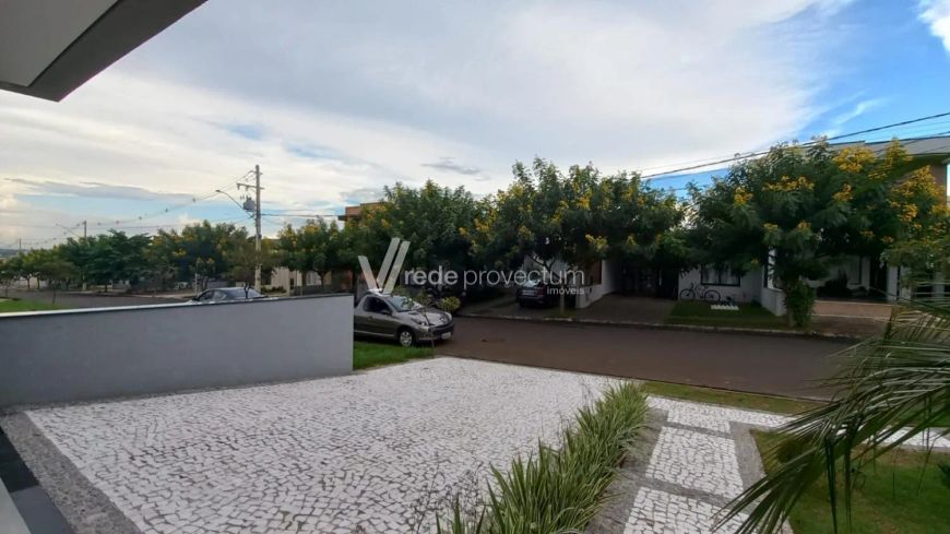 Casa a venda em Condomínio em Paulínia com 3 dormitórios 136 mts de construção