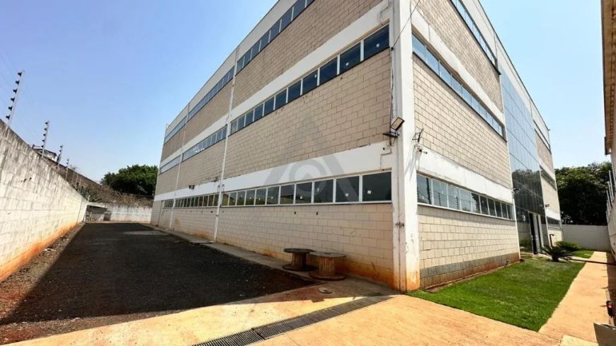 Prédio para alugar em Paulínia, Parque Brasil 500, com 2000 m²