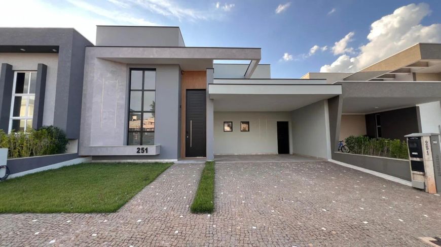 Casa térrea alto padrão à venda no Condomínio Royal Garden em Betel em Paulínia - SP