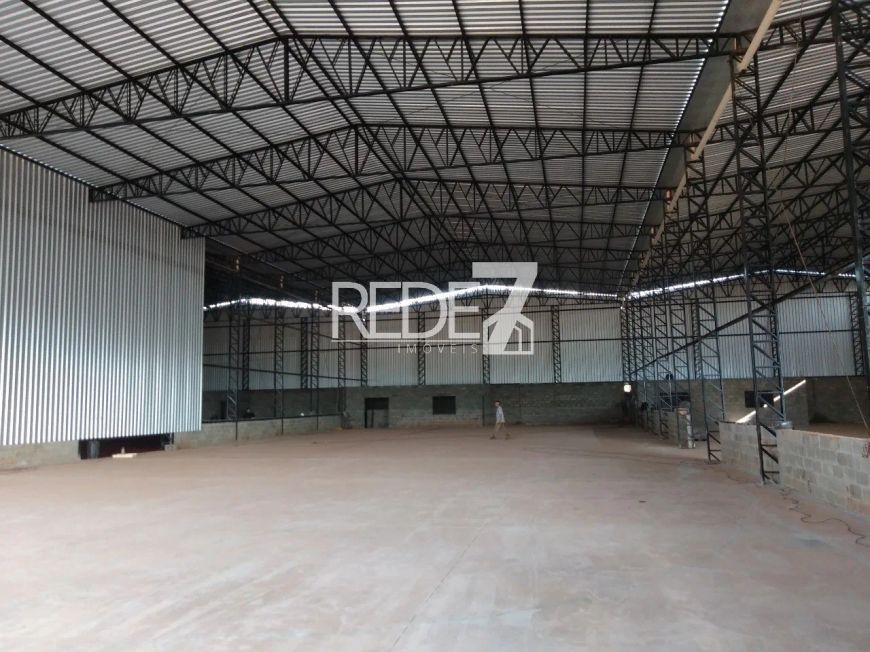 Galpão Industrial para Locação em Paulínia-SP, Bairro Betel: 2 Banheiros, 8 Vagas, 1.000m² de Área!