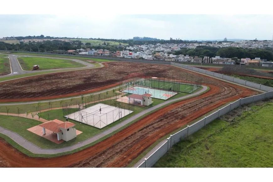 "Terreno à Venda: Construa Seu Refúgio em Paulínia" Condomínio Portoville Parque Real