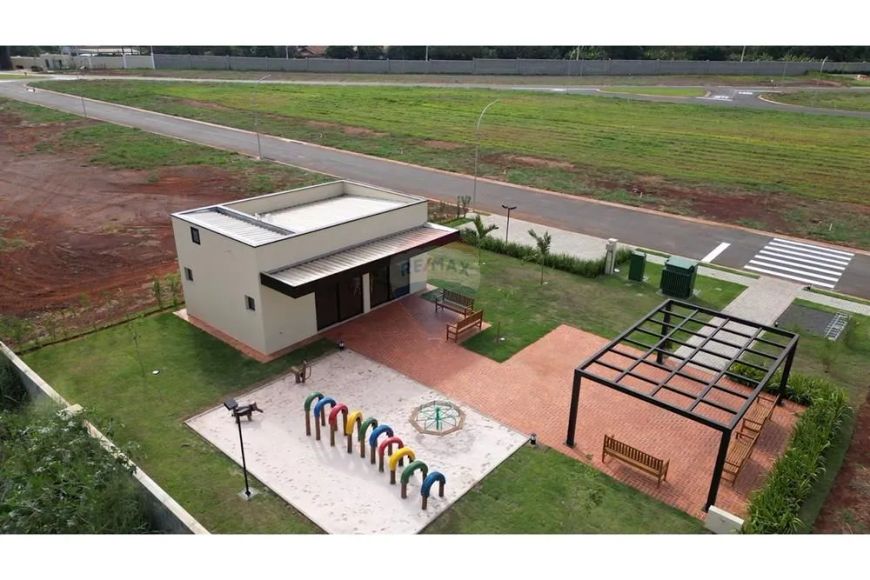 "Terreno à Venda: Construa Seu Refúgio em Paulínia" Condomínio Portoville Parque Real