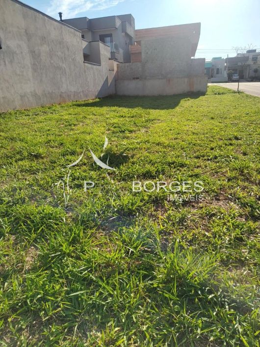 Terreno à venda no Cond Terras da estância-Vila Monte Alegre-Paulínia