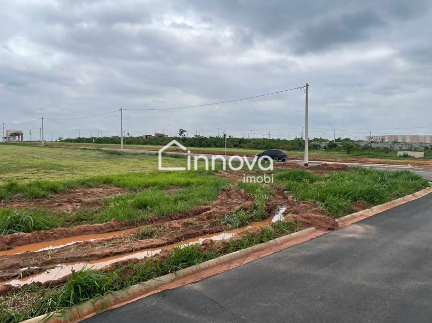 Terreno a venda de esquina e sem vizinhos de frente, no condomínio Terras da Fazenda em Paulínia