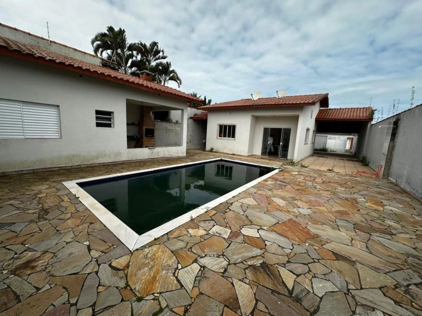 Térrea para venda tem 100 metros quadrados com 4 quartos em Jardim Grandesp - Itanhaém - SP