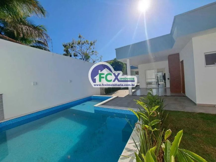 CASA COM PISCINA EM ITANHAÉM-SP LOCALIZADO NO BAIRRO SANTA JULIA