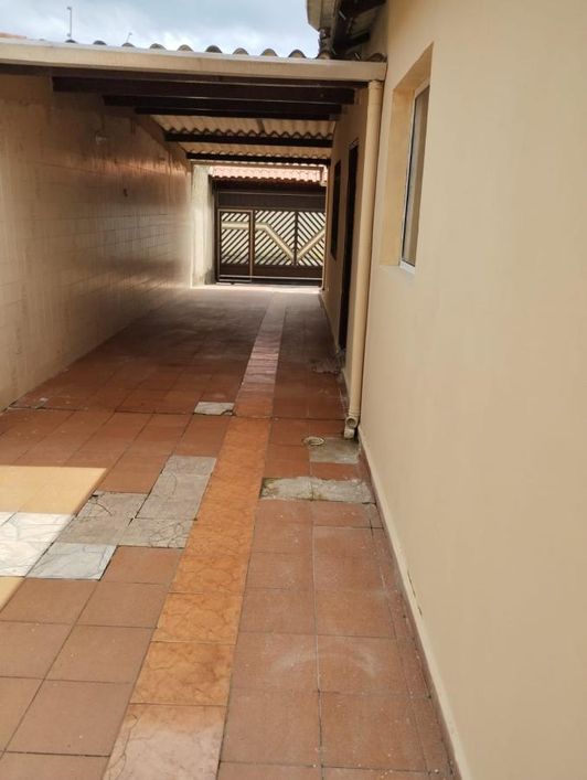 Casa para venda possui 153 metros quadrados com 2 quartos em Cibratel II - Itanhaém - SP