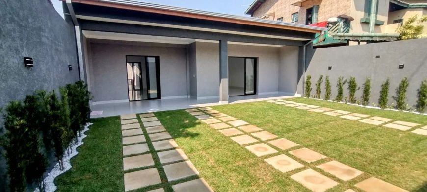 Casa com 3 dormitórios com piscina, para venda, em Itanhaém/SP