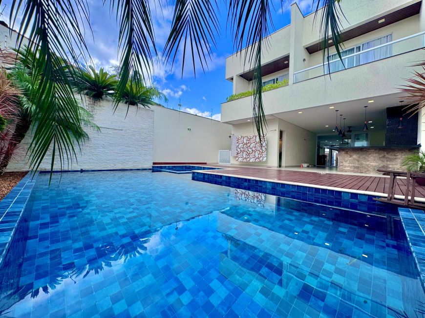 Casa com piscina para venda com 5 quartos em Cibratel - Itanhaém - SP