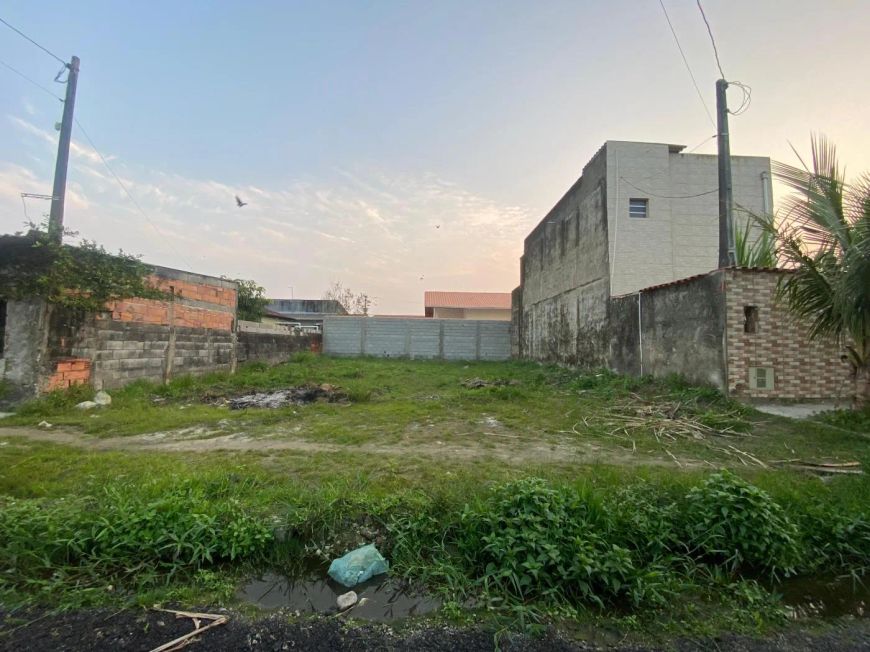 Lote com 300m² de área total a venda na praia de em Jardim Jamaica - Itanhaém - SP
