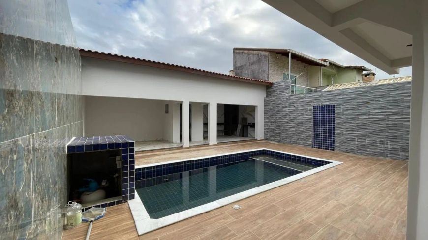 Casa para Venda em Itanhaém, Savoy, 2 dormitórios, 3 banheiros, 5 vagas