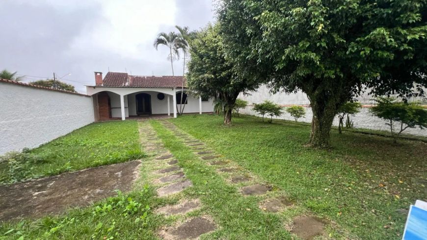 Casa para Venda em Itanhaém, Bopiranga, 2 dormitórios, 1 banheiro, 8 vagas