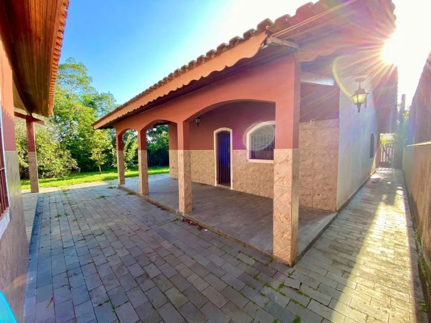 Casa em Itanhaém: Conforto e Praticidade no Coração do Litoral!